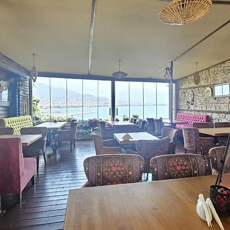 Hotel Harmony Butik 2*